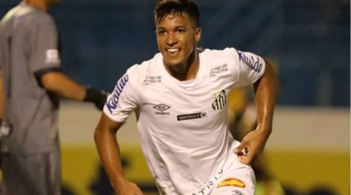 Marcos Leonardo chegou a negociar com a Roma no meio do ano e ficou sem treinar no Santos até que a situação fosse resolvida. ((Foto Futebol na Veia))