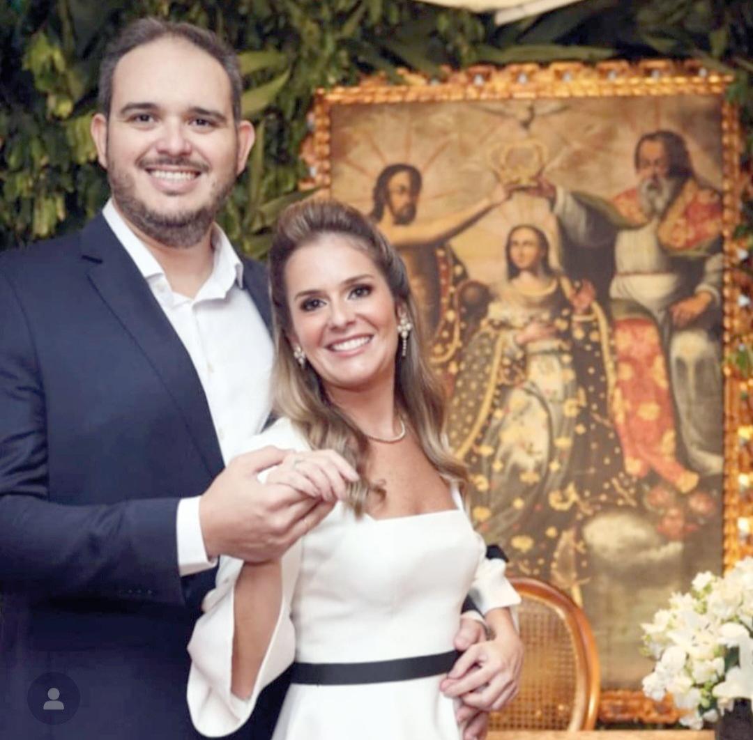 João Salles Neto e Marina Derenusson estão readiantes com a chegada da primogênita Luisa, que já princesa querida do casal e dos avós Marina e Léo Derenusson, Luciene Arnaldo Santos. Nosso abraço (Foto/Divulgação)