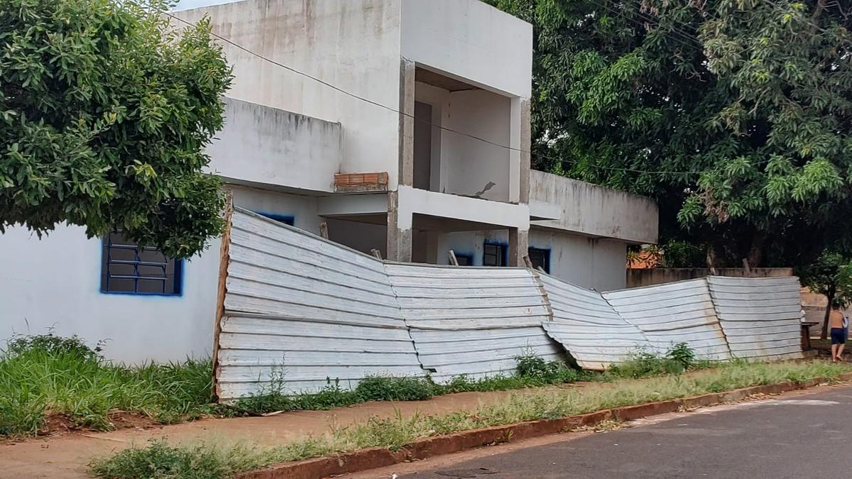 Unidade está com obras paradas desde 2020 e o governo municipal diz que fará, ainda este ano, nova licitação para a conclusão (Foto/Divulgação)