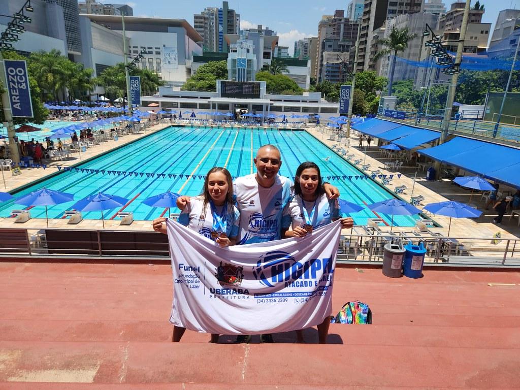 Equipe federada de natação da Funel (Foto/Divulgação PMU)