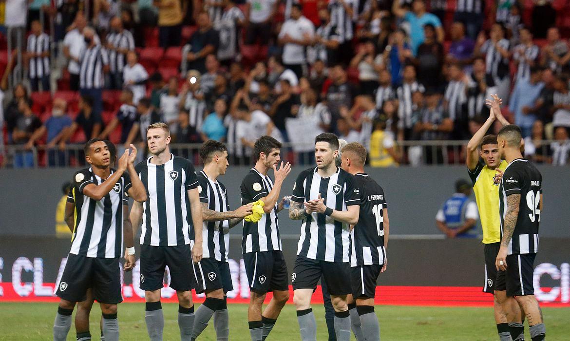 Depois de fazer uma campanha magnífica, o Botafogo desabou perdendo onze jogos seguidos terminando melancolicamente o Brasileirão (Foto/Vitor Silva)