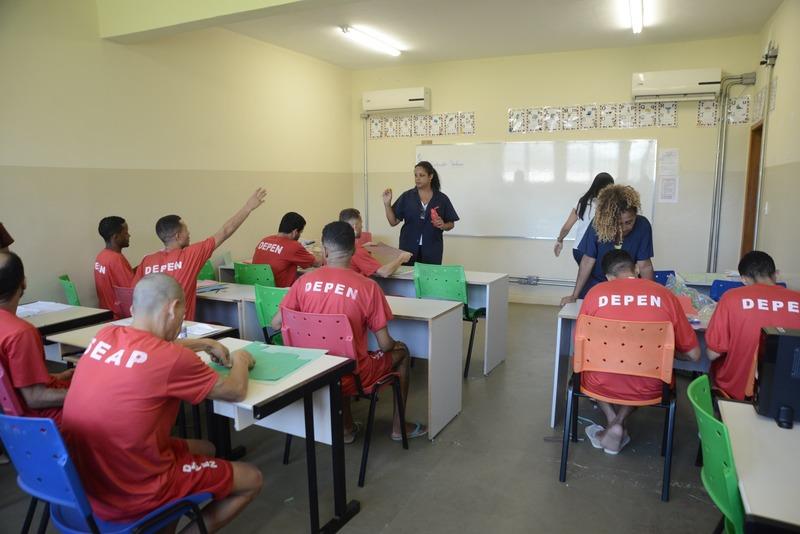 Detentos de 187 unidades prisionais do Estado, incluindo a Apac, farão provas do Enem na terça e quarta-feira (Foto: Tiago Ciccarini/Imprensa Minas)