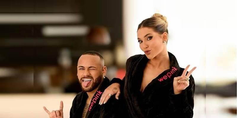 Influenciadora Virgínia Fonseca e craque anunciam perfume em campanha natalina (Foto/WePink/Divulgação)