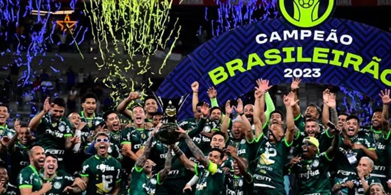 Com a participação de 20 clubes, o Brasileirão de 2024 começa dia 14/04 e termina 08/12 – Atual campeão é o Palmeiras (Foto: Marcos Ribolli/Globo Esporte)