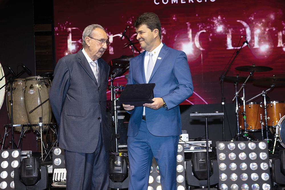 Bem represenando os ex presidentes da Associação Comercial, Industrial e de Serviços de Uberaba, Gilberto Rezende (Foto/Arthur Matos)