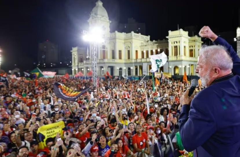 Na imagem, o presidente da República, Luiz Inácio Lula da Silva (PT), durante discurso na Praça da Estação, em Belo Horizonte, durante a campanha presidencial de 2022 (Foto/Ricardo Stuckert/PR)