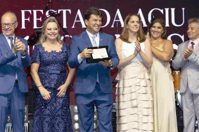 Homenagem dos colaboradores diretos ao presidente Anderson Cadima (Foto/Arthur Matos/Francis Prado)