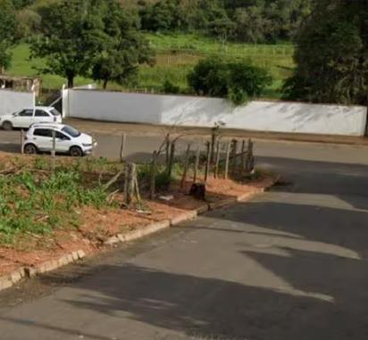 Irmãos foram enterrados nesta segunda (25) (Foto/Google Street View)