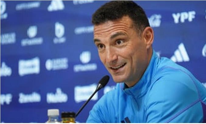 Scaloni, técnico da Argentina, vai tentar ser eleito pelo segundo ano consecutivo (Foto/El Clarin)