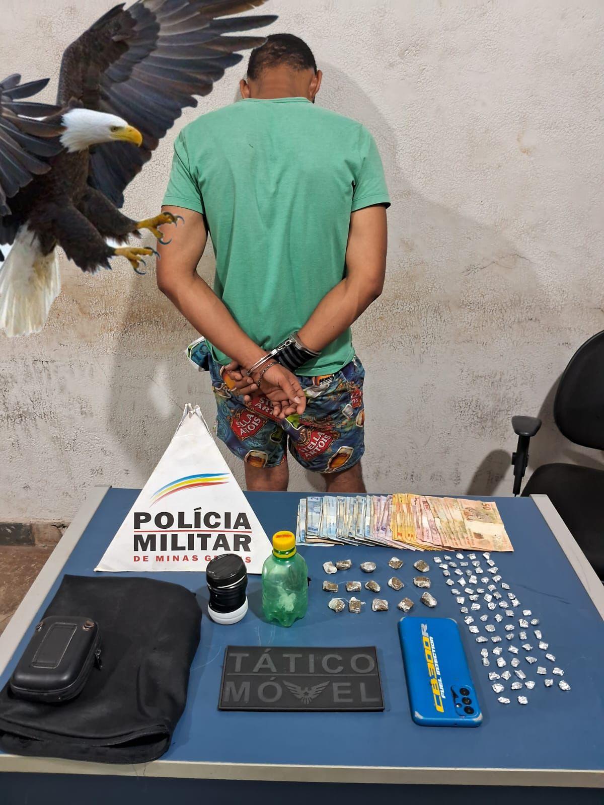 Homem preso na Vila MiIitar traficando crack, maconha e cocaína 