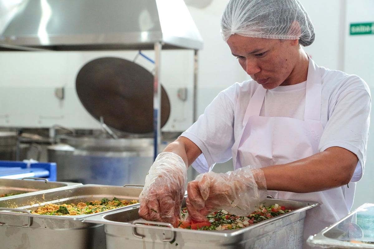 Cozinha Social do Restaurante Popular, no bairro Boa Vista, em Uberaba (Foto/Divulgação PMU)