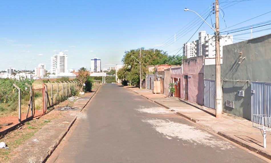 Local onde o corpo de Celso Alexander Pádua foi localizado na manhã de ontem com várias perfurações de disparo de arma de fogo (Foto/Reprodução – Google Street View)