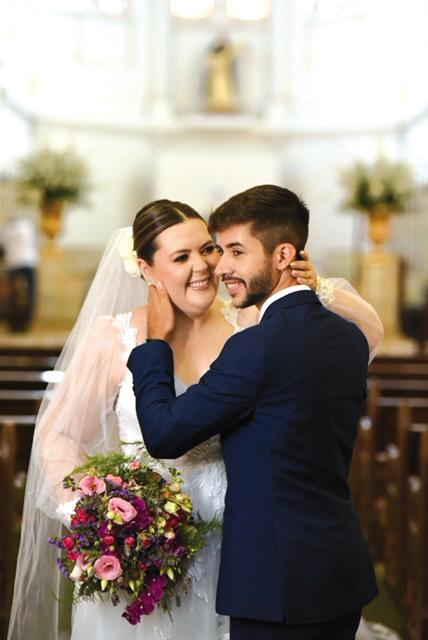 Camila Martinelli e Kennedy Guimarães disseram o tão sonhado “SIM”, no último fim de semana, na Igreja de São Domingos. Felicidades ao casal (Foto/Reprodução)