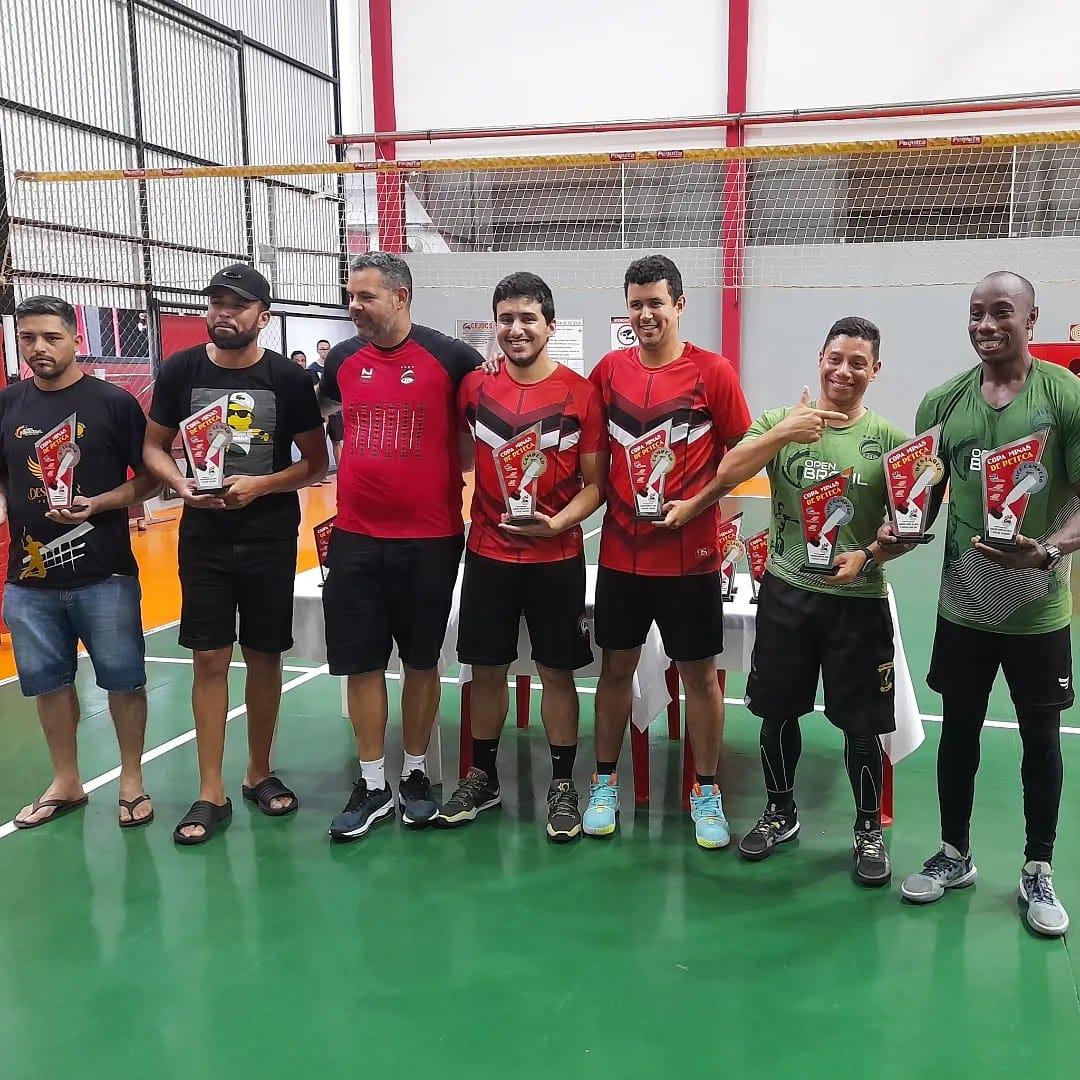 Douglas e sua dupla, Antônio, foram campeões mineiros de peteca (Foto/Divulgação)