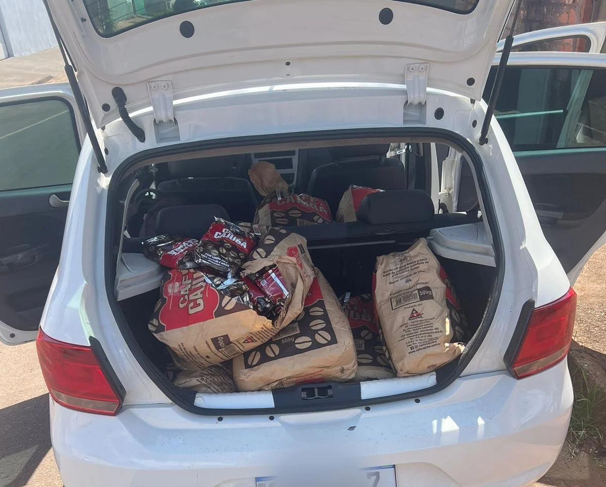 Os indivíduos foram presos em Uberlândia, após serem pegos furtando 125 kg de leite em pó e 90 kg de café de um supermercado localizado em Uberaba (Foto/Divulgação)