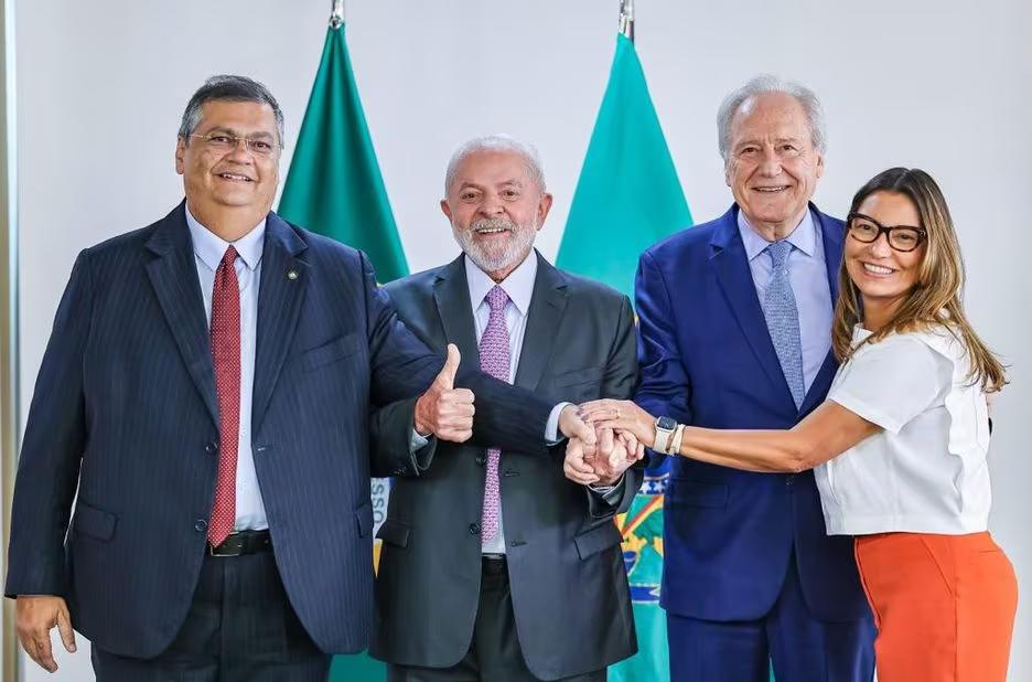 Flávio Dino, Lula, Ricardo Lewandowski e Janja no anúncio do novo ministro da Justiça (Foto/Ricardo Stuckert/PR)