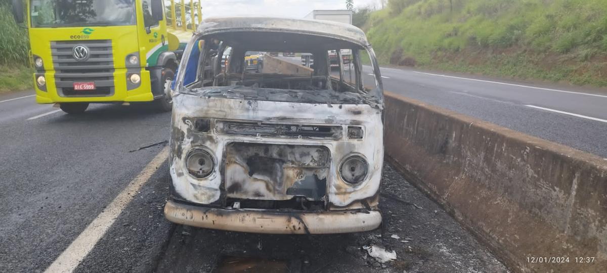 Ainda não há confirmação, mas a hipótese é de que o incêndio tenha começado devido a uma falha técnica no motor (Foto/Divulgação)