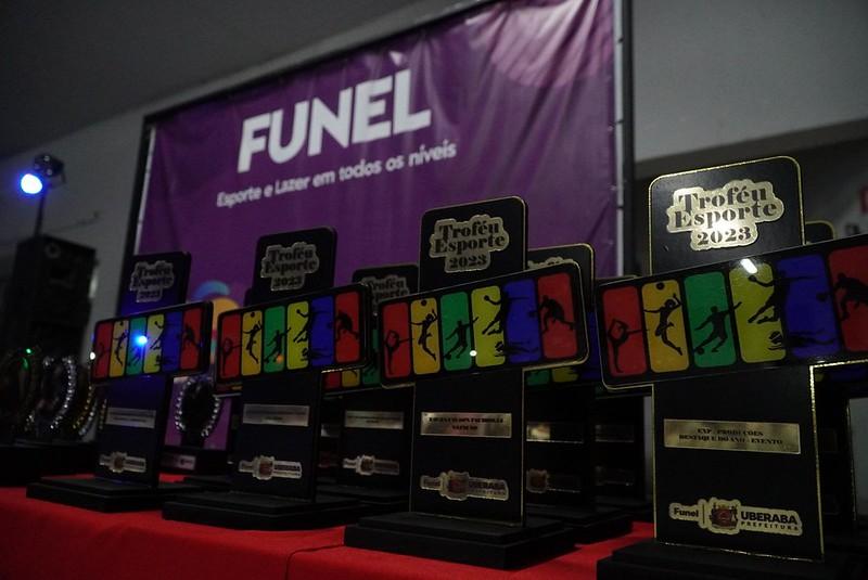 Funel entregou troféu a personalidades do ano (Foto/Divulgação/PMU)