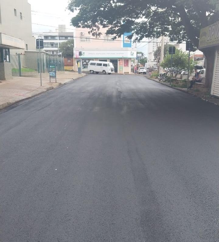 Recapeamento da avenida Frei Paulino começou na semana que passou e tem continuidade hoje diante do Pronto Socorro do HC/UFTM (Foto/Divulgação)