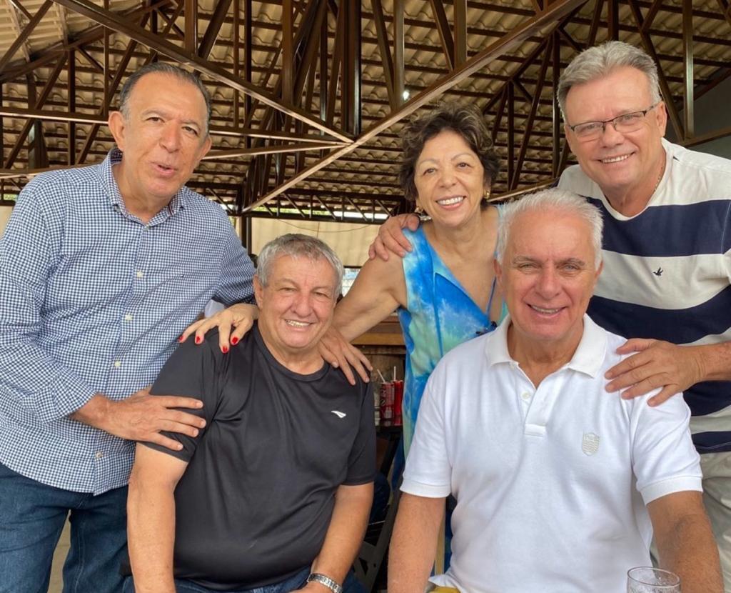 Ex-deputado Heli Grilo, radialista Moura Miranda, ex-vereador Borjão, Madalena Guapo e o ex-ministro Marcos Montes agitaram a política neste sábado (Foto/Reprodução)