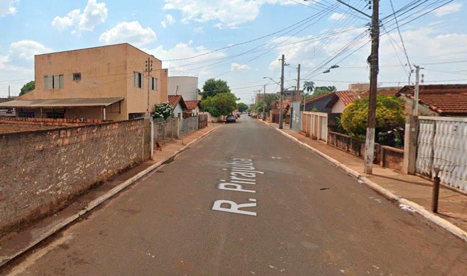 Rua Pirajuba, na região central de Conceição das Alagoas, onde aconteceu o assassinato (Foto/Reprodução)