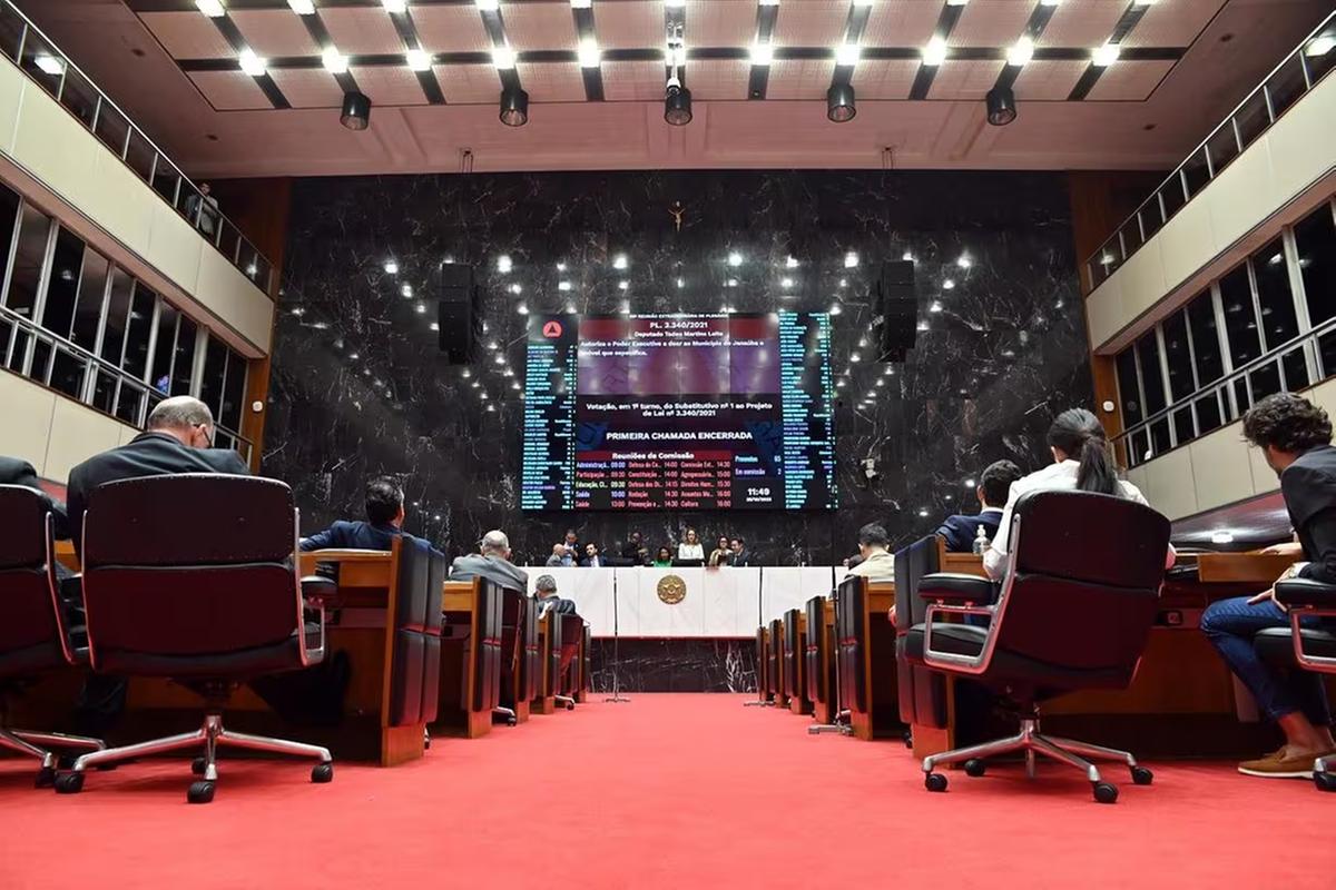 O aumento de 78% do auxílio-moradia foi incluído em uma deliberação que organiza as frentes parlamentares na ALMG (Foto/Luiz Santana/ALMG)