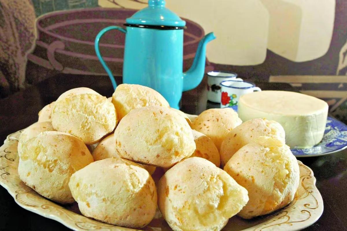 Mineiro tem fama de estar sempre pronto para oferecer ao convidado um café com pão de queijo e boa prosa (Foto/O TEMPO)