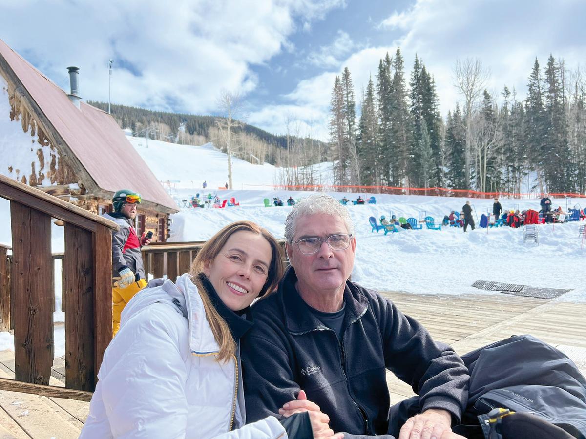 Ronaldo Rodrigues da Cunha e sua esposa, a artista plástica Nana Cunha passam férias em badala estação de esqui, nas montanhas do Colorado, nos Estados Unidos (Foto/Reprodução)