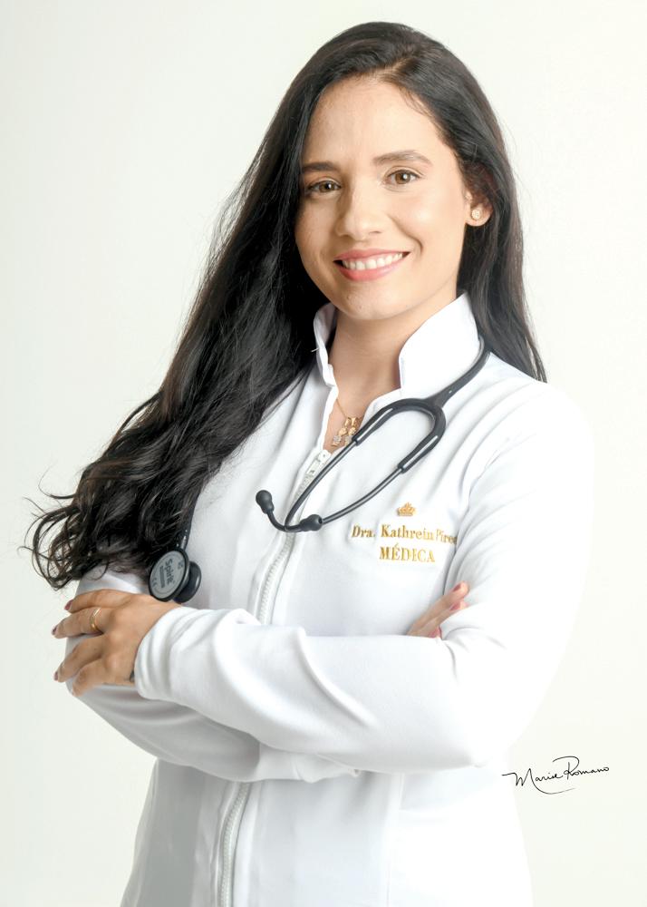 Kathrein Ferreira Pires rumo ao diploma, a estudante acaba de concluir o curso de medicina e fazer as fotos para o tão esperado convite de formatura (Foto/Marise romano)