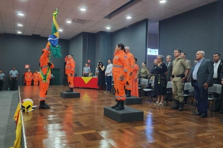 A cerimônia, que também comemorou o 58º Aniversário do Batalhão, aconteceu no Auditório Esmeralda, no prédio da Reitoria da Universidade Federal do Triângulo Mineiro, em Uberaba (Foto/Divulgação)