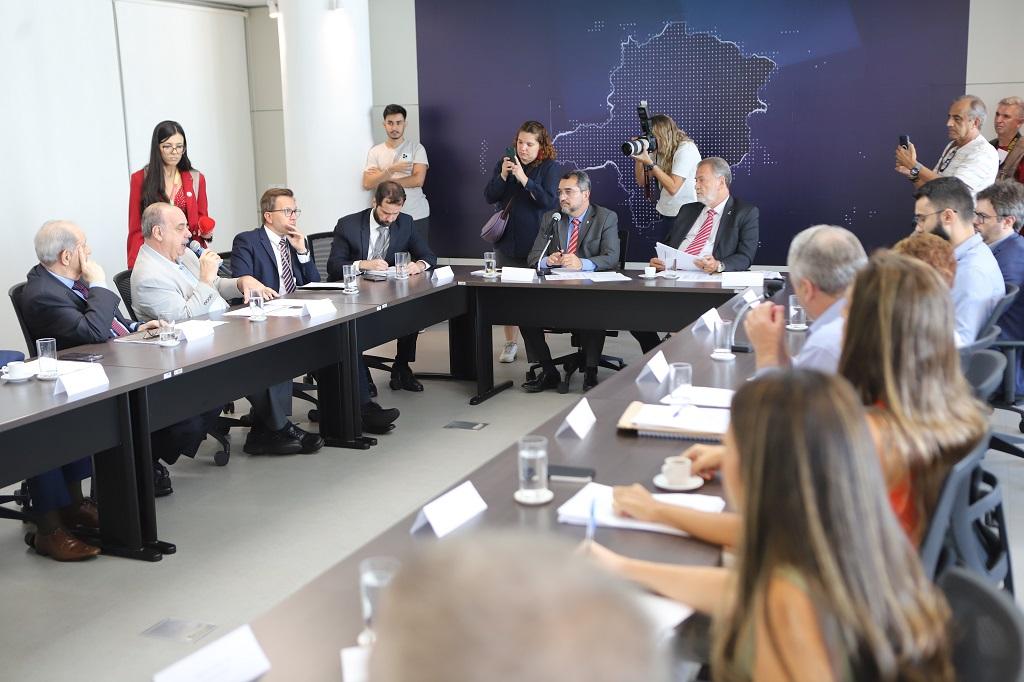 Prefeitos se reuniram com conselheiros do Tribunal de Contas e ingressaram representação contra as novas regras de repasse (Foto/Divulgação)