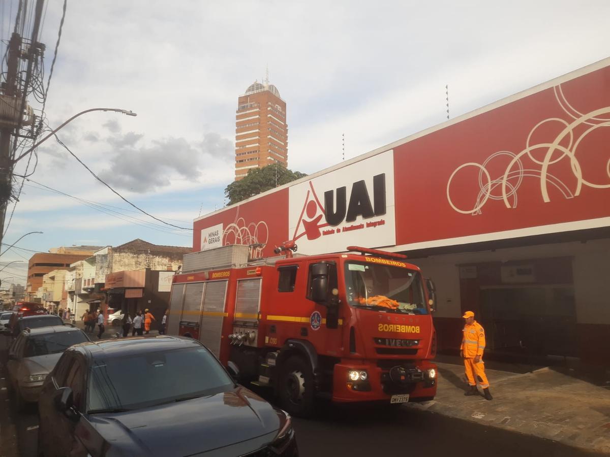 A grande quantidade de fumaça gerou pânico em quem estava no local (Foto/Reprodução)