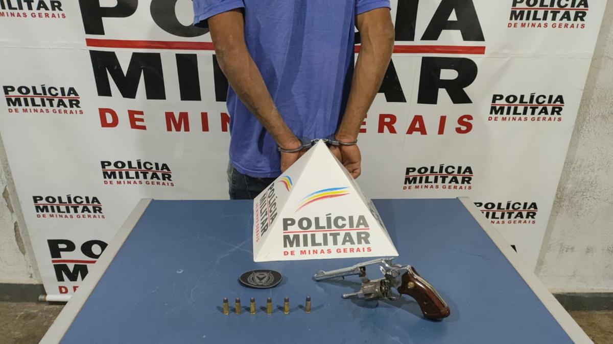 Arma apreendida com o vigia, a qual ele teria usado, também, ao tentar matar o marido da mulher com quem teria se envolvido (Foto/Divulgação)