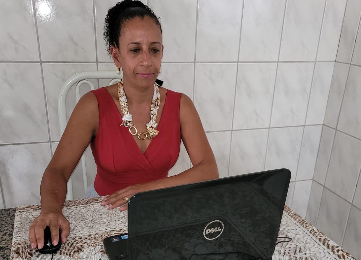 Professora Cedna Maria Silva Lellis apresentou ontem o trabalho durante seminário on-line que tem como participantes, além do Brasil, Portugal e Cabo Verde (Foto/Divulgação)