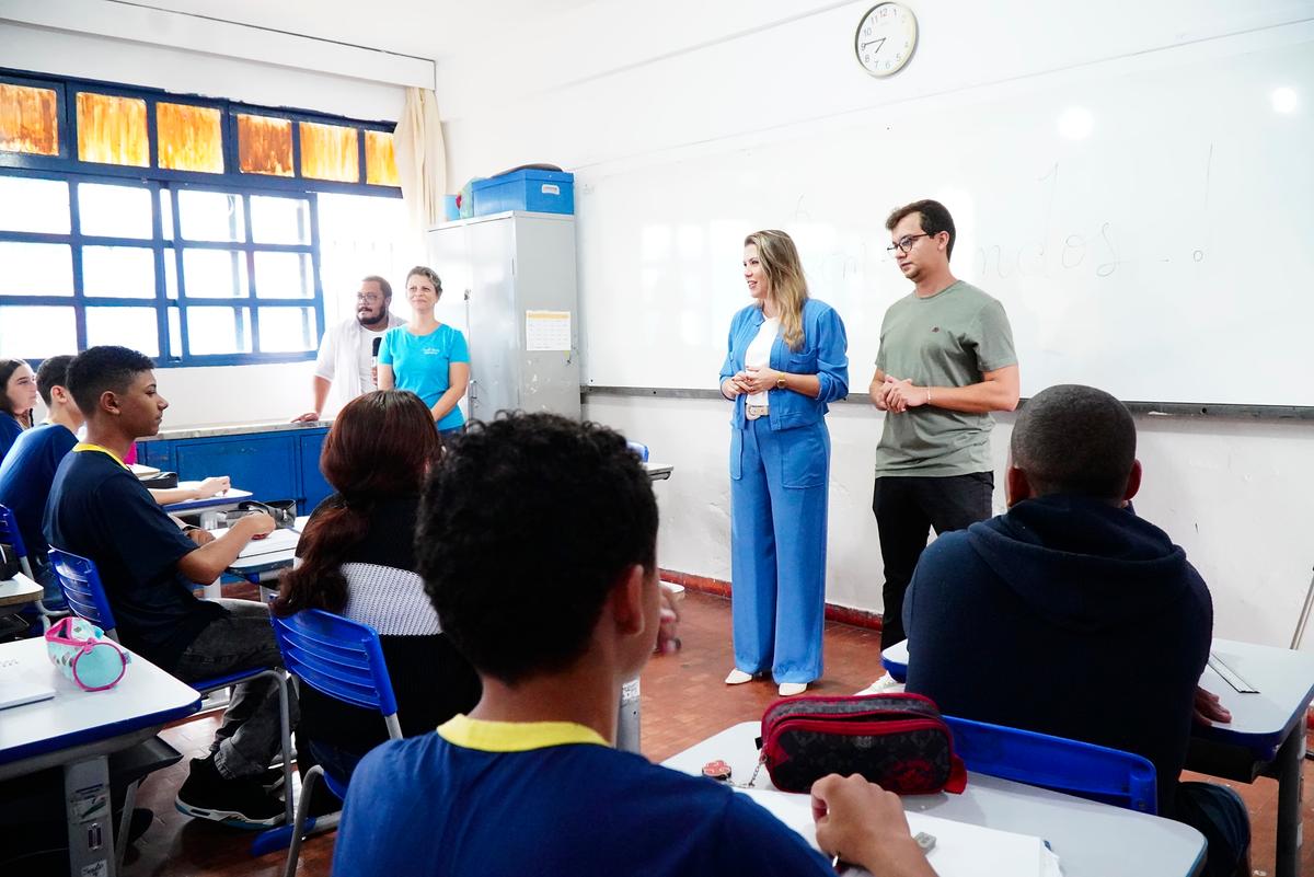 No primeiro dia de aulas, o secretário Celso Neto e a prefeita Elisa Araújo foram a algumas unidades escolares (Foto/Divulgação)