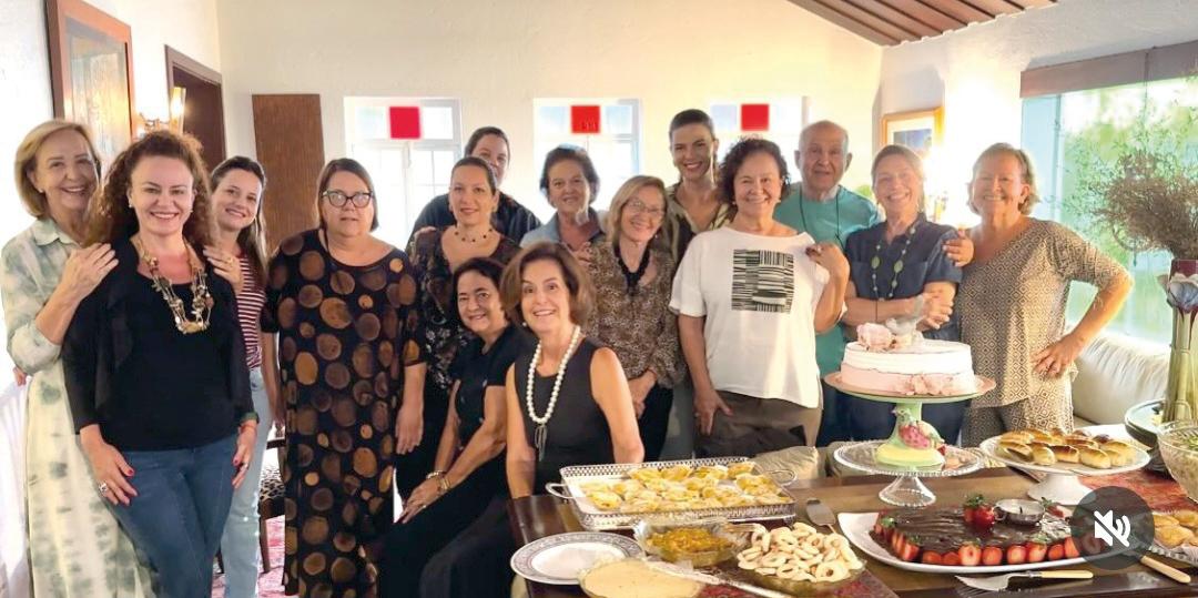 Presidente da APAE por vários anos, Virgínia Rafa Cecílio ganhou parabéns da diretoria e voluntários da instituição, pelo niver (Foto/Reprodução)