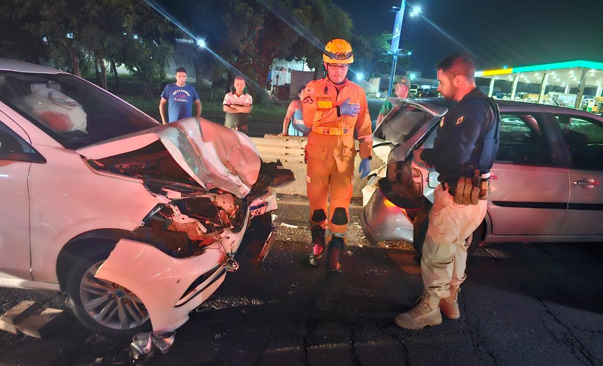 Caminhão teria mudado de faixa bruscamente, causando o acidene, segundo relato (Foto/Divulgação)