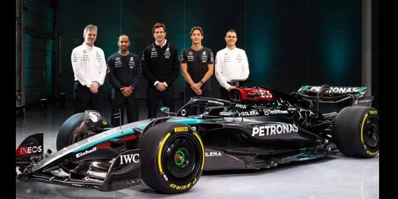 O novo carro da Mercedes manteve a cor preta como base, principalmente na parte traseira (Foto/Mercedes/Divulgação/JC)