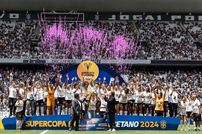 Jogadoras do Corinthians fizeram a festa de mais de 33 mil torcedores (Foto/Staff Images/CBF)