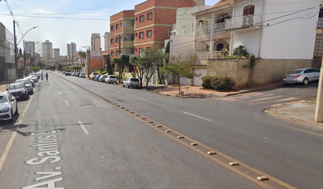 Trecho que vai do cruzamento da Manoel Borges à rua da Medalha não conta, atualmente, com ilhas centrais (Foto/Reprodução)