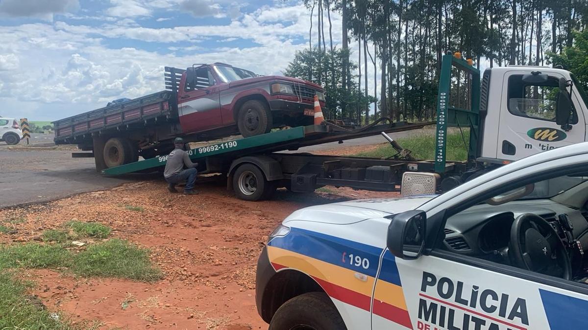 Dois veículos foram apreendidos (Foto/Divulgação)