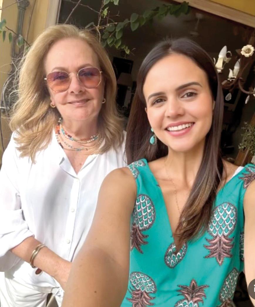 Márcia Cecílio e a médica Sarah Cecílio Marques ganharam adorável almoço de aniversário chez Cecilinha Cecílio (Foto/Reprodução)