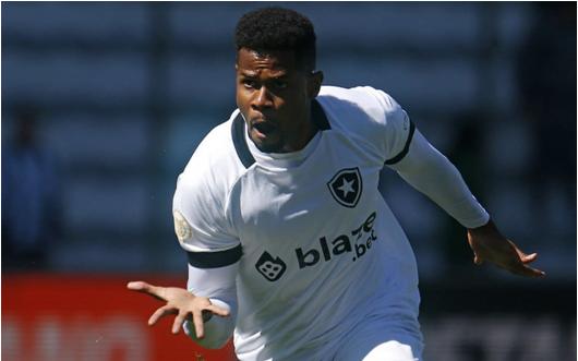 Júnior Santos “infernal” com 4 gols no jogo treino contra o Aurora (Foto/Vitor Silva/Botafogo)