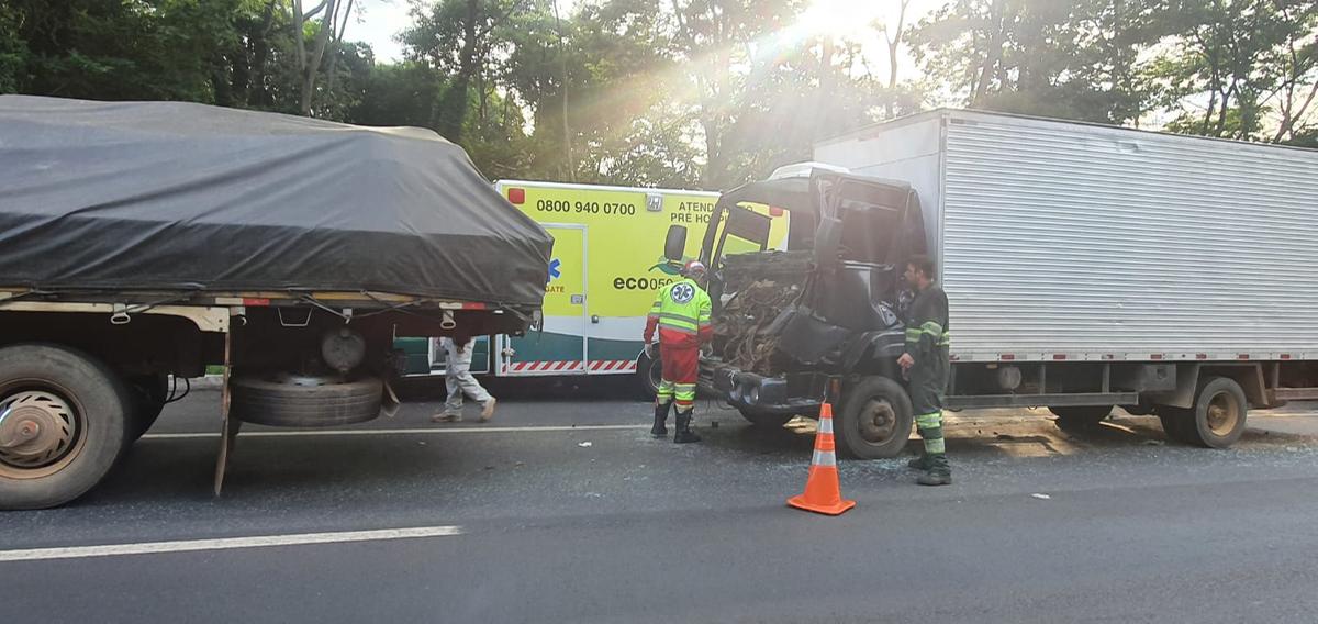 Durante o atendimento à ocorrência, equipes de resgate identificaram duas vítimas em estado grave, as quais foram prontamente encaminhadas ao Hospital da UFTM (Foto/Divulgação)