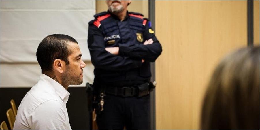 Ministério Público Espanhol achou a pena de 4,5 anos para Daniel Alves muito pequena e vai recorrer. ((Foto/Jordi Borras/pool/AFP))