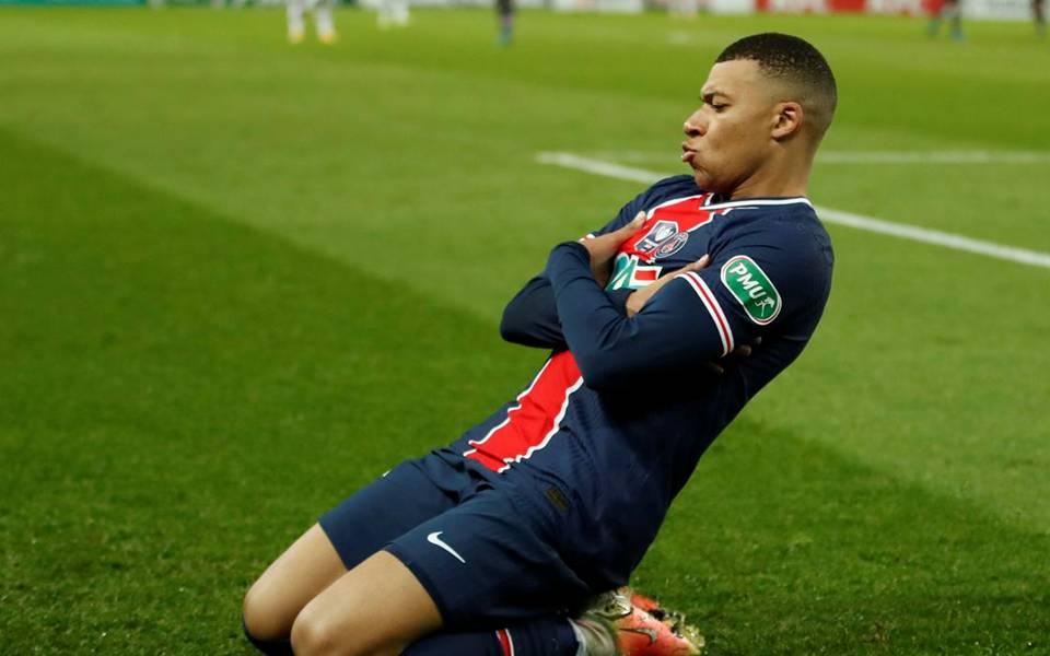 A "novela" de Kylian Mbappé ganha novos capítulos a cada semana. ((Foto/Gonzalo Fuentes))