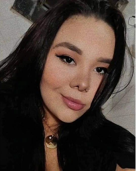 A jovem Isadora Freitas Araújo morreu após tocar em fio desemcapado em equipamento de som (Foto/Reprodução)