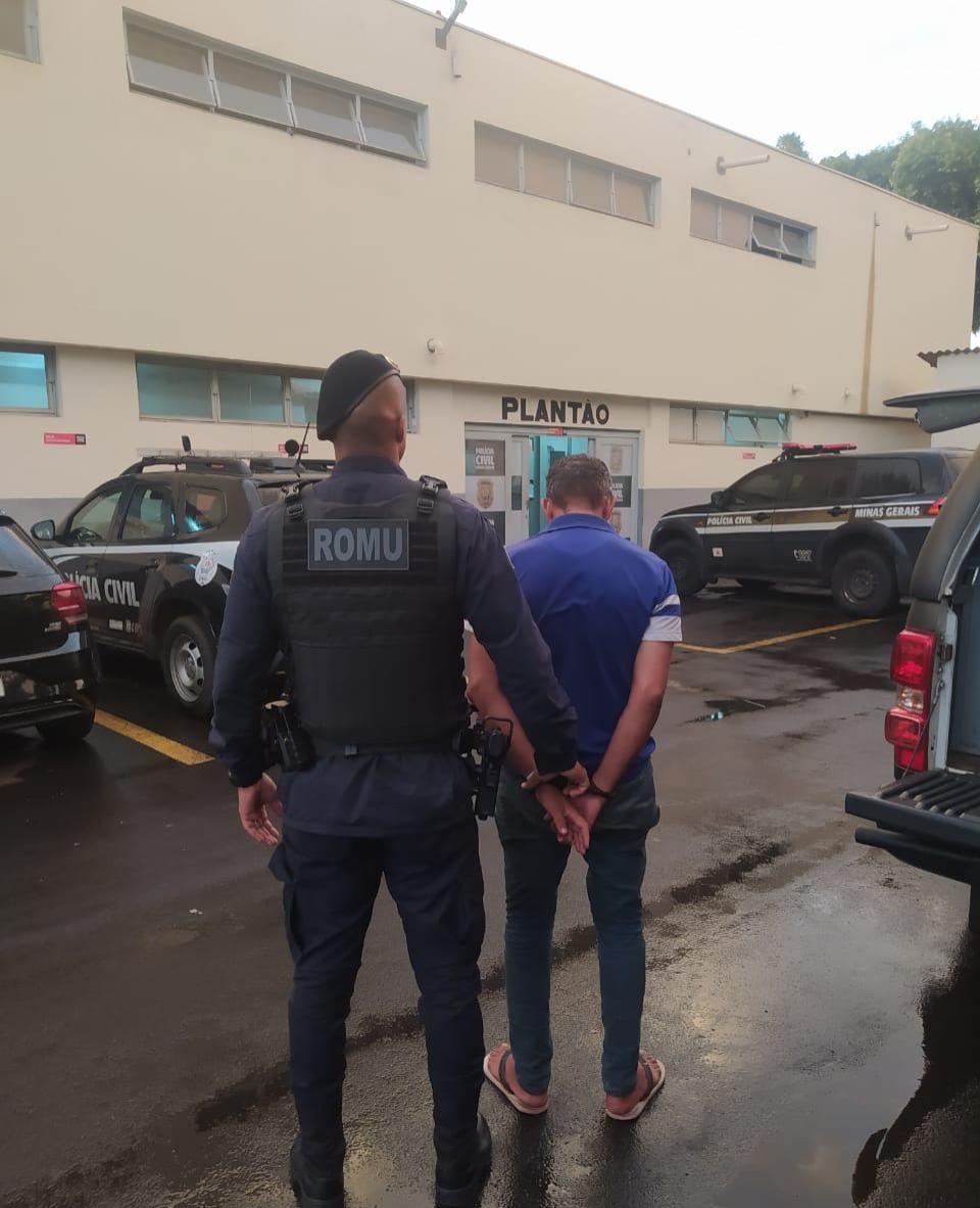 Ao realizarem uma abordagem para verificar o que estava ocorrendo, a GCM encontrou uma faca com lâmina de aproximadamente 20 centímetros com um homem de 43 anos (Foto/Divulgação)