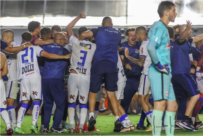 Jogadores do Água Santa (Foto/Fernanda Luz/Agência Paulistão)