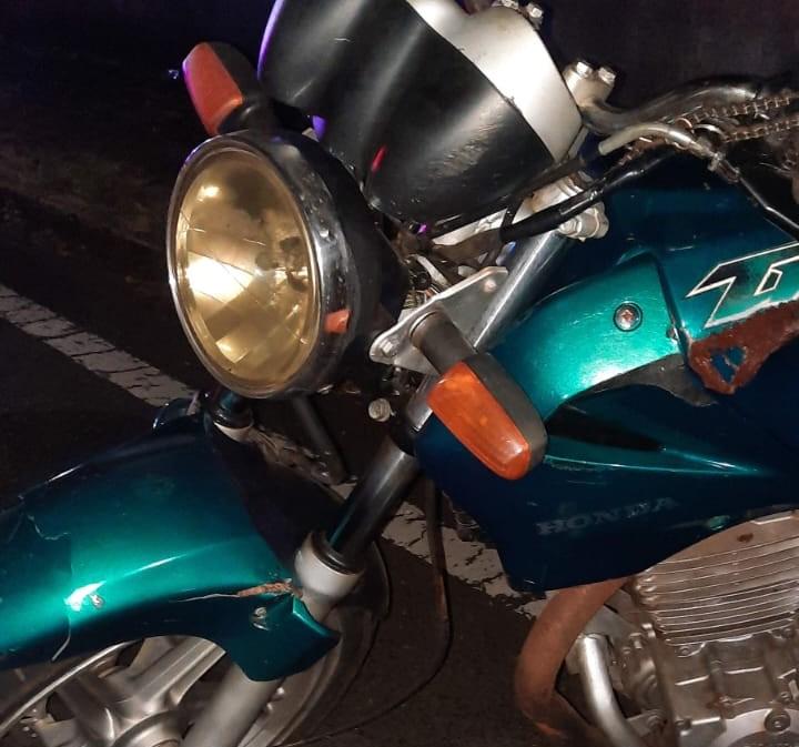 Motocicleta com sinais de adulteração era conduzida por desocupado usando tornozeleira eletrônica (Foto/Divulgação)